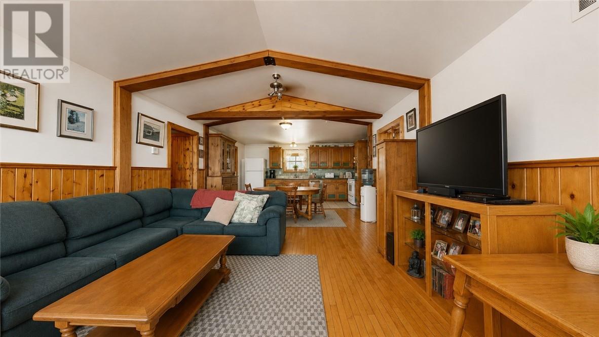 320 Perivale Rd W. Property Photo 62