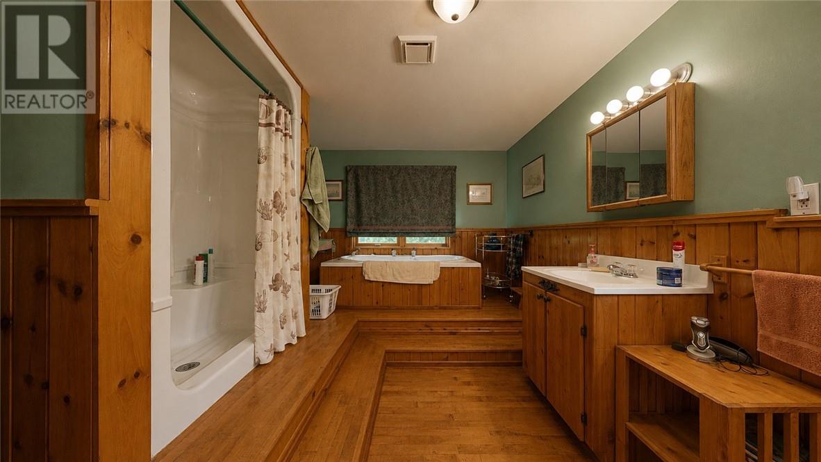 320 Perivale Rd W. Property Photo 63
