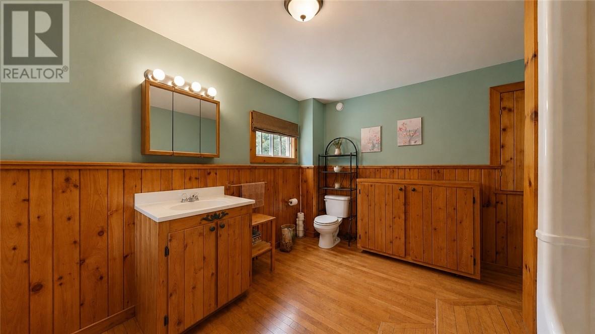 320 Perivale Rd W. Property Photo 65
