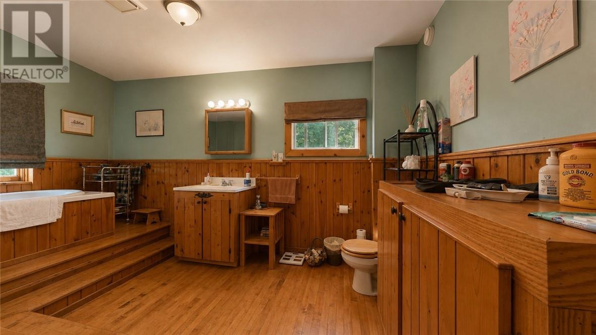 320 Perivale Rd W. Property Photo 66