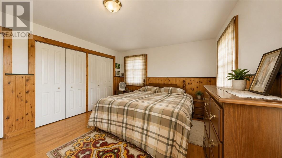 320 Perivale Rd W. Property Photo 68