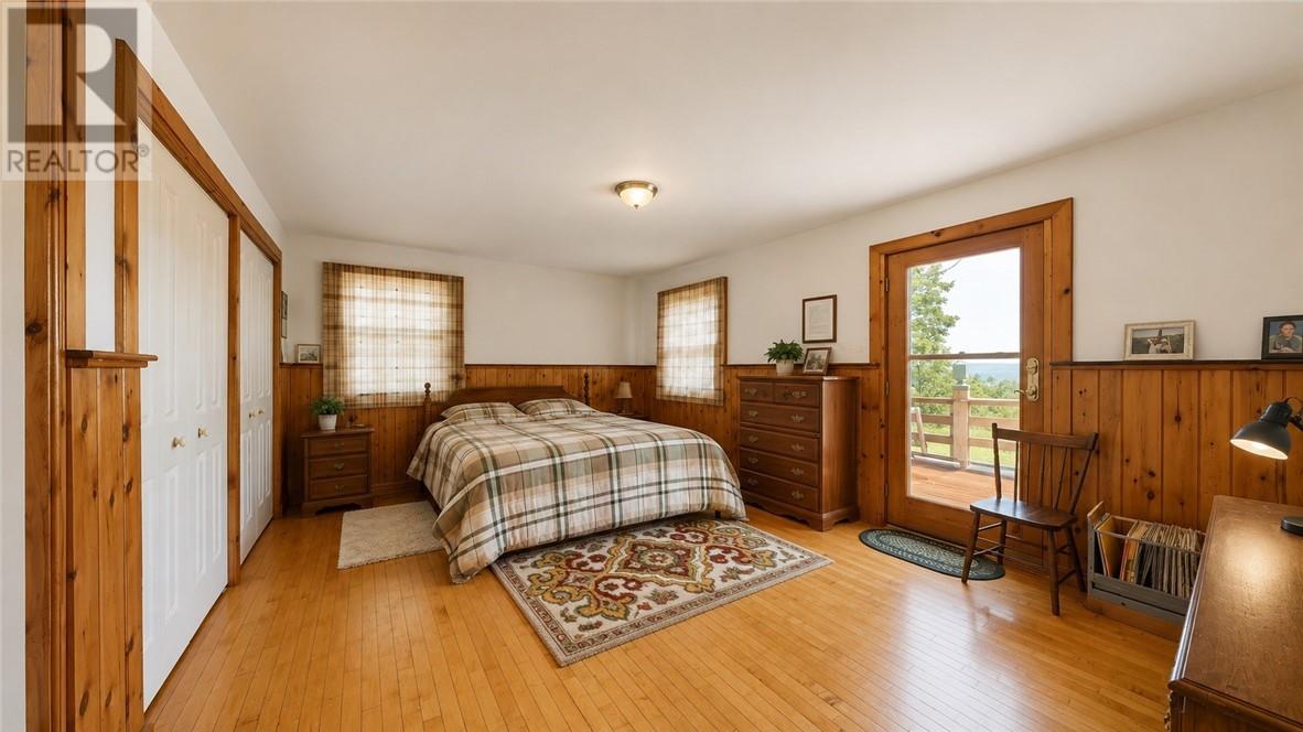 320 Perivale Rd W. Property Photo 69