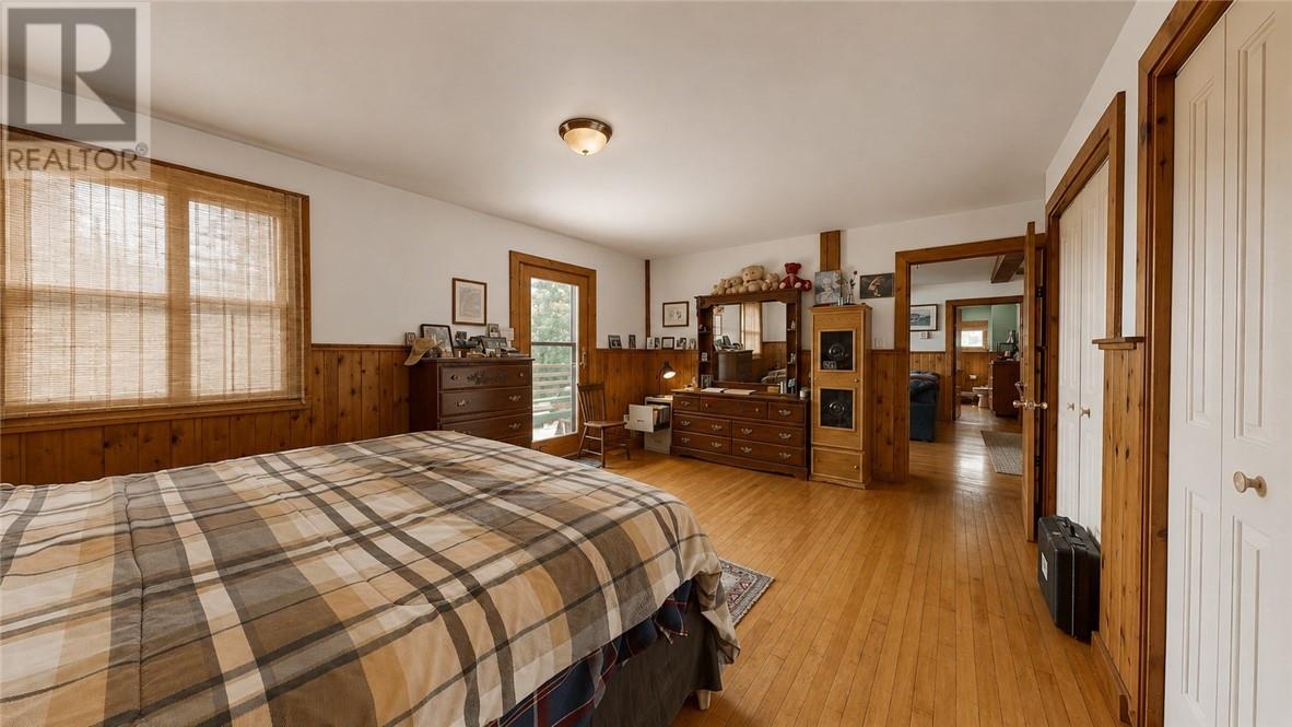 320 Perivale Rd W. Property Photo 70