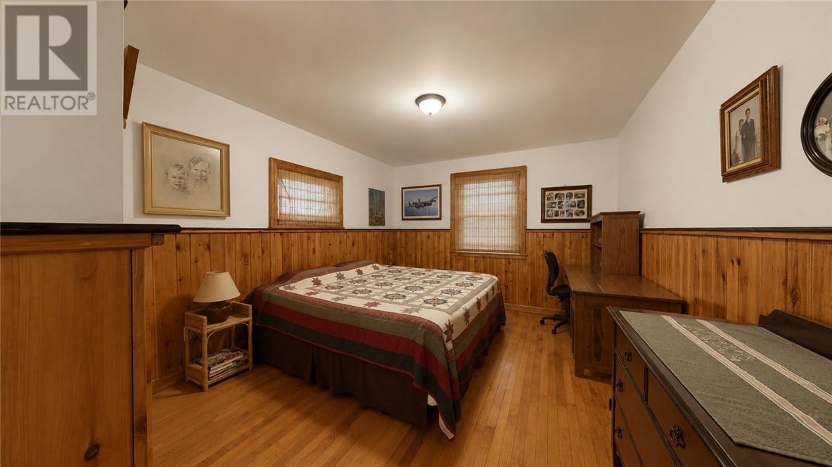320 Perivale Rd W. Property Photo 72