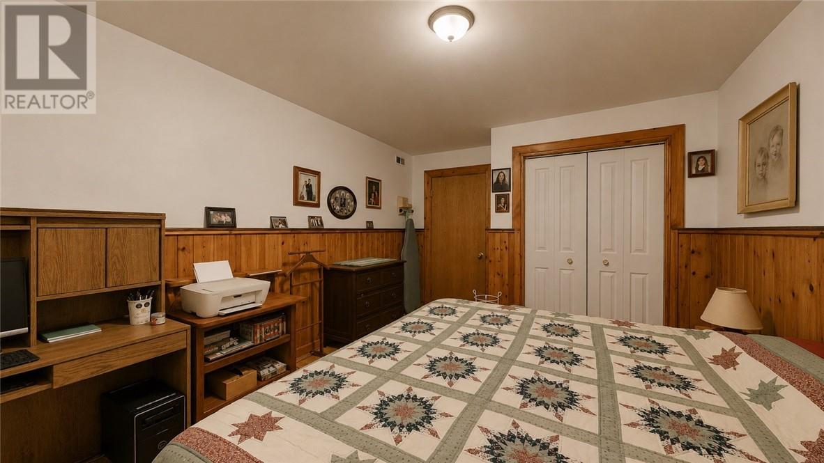 320 Perivale Rd W. Property Photo 73
