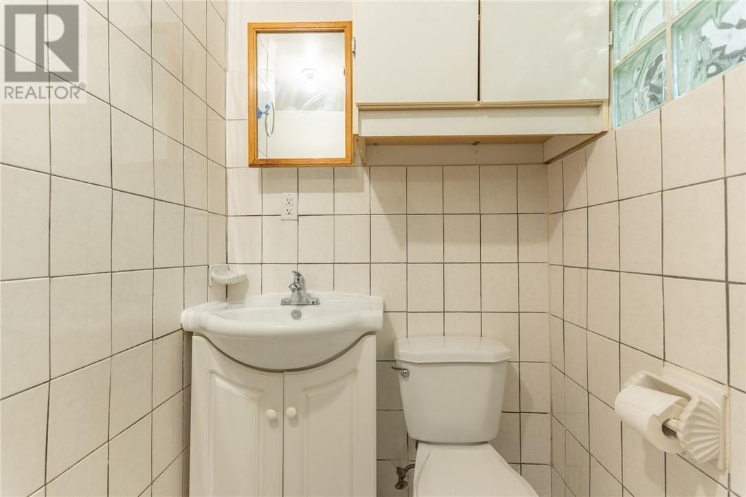 371 Moonrock Avenue Property Photo 48