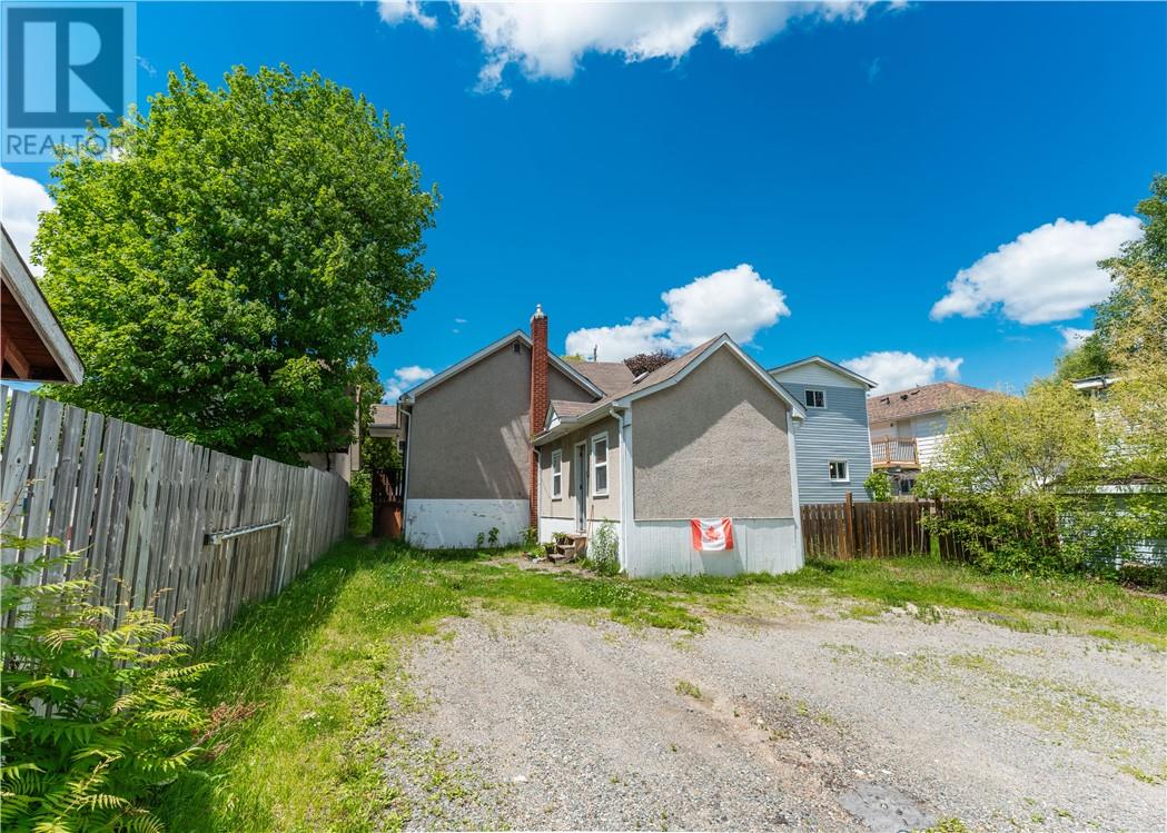 454 Melvin Avenue Property Photo 3