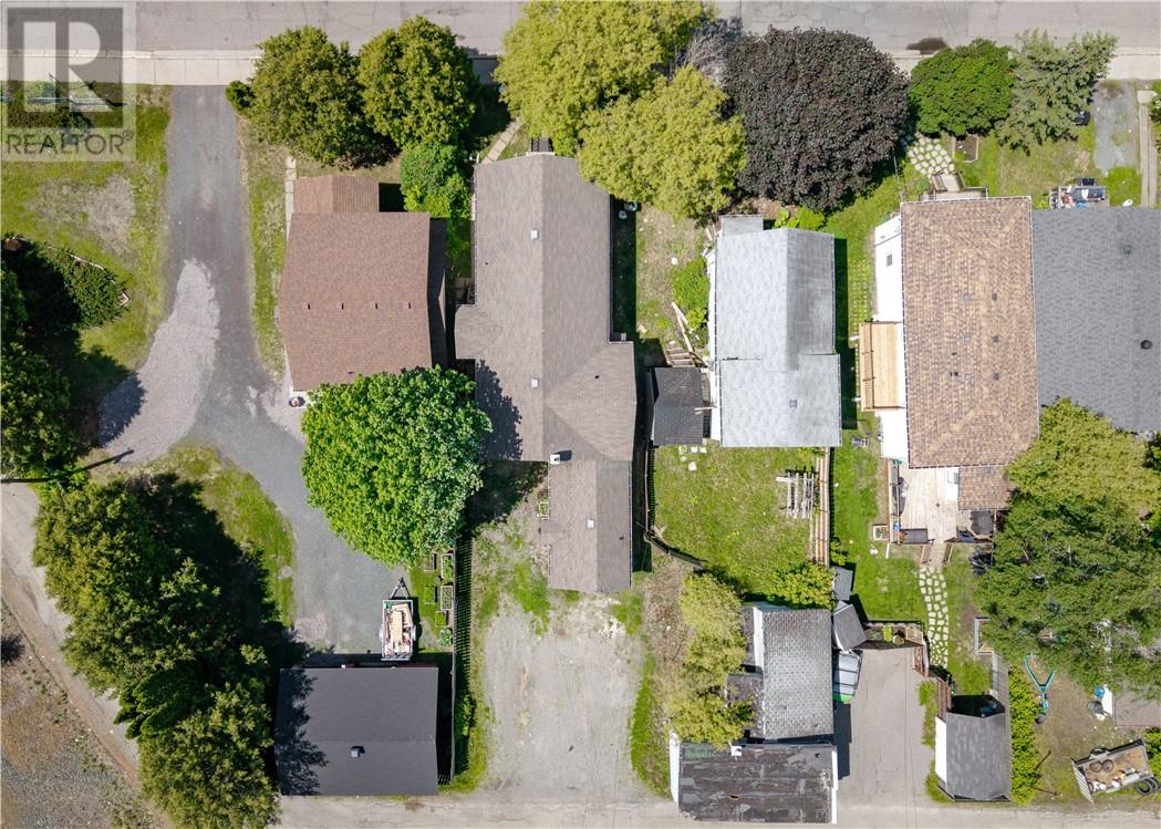 454 Melvin Avenue Property Photo 4