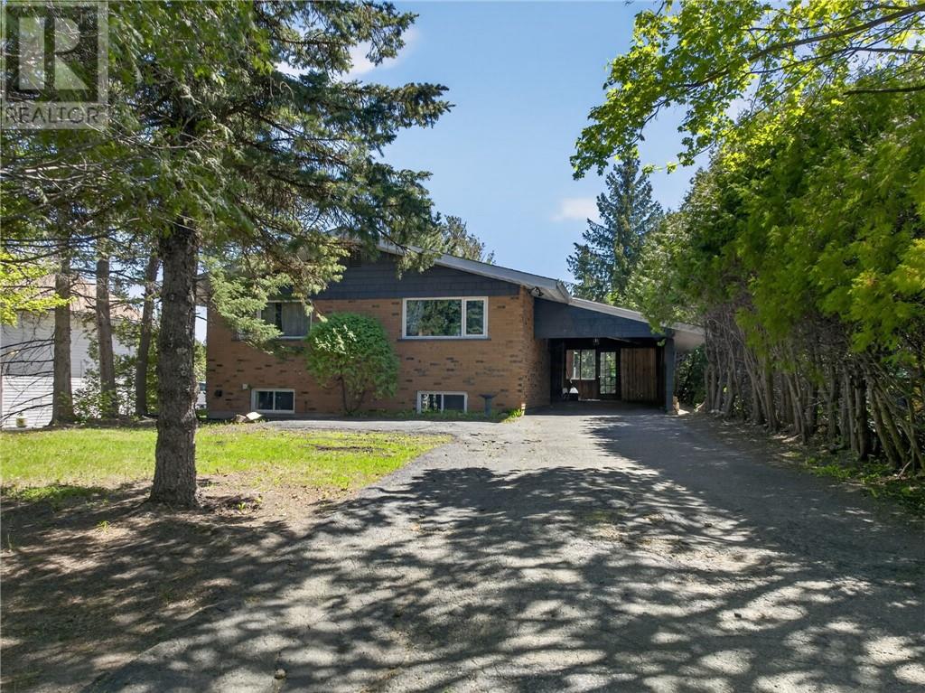 27 Nepahwin Avenue Property Photo 4