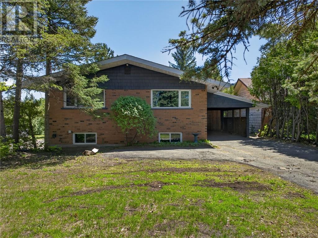 27 Nepahwin Avenue Property Photo 5