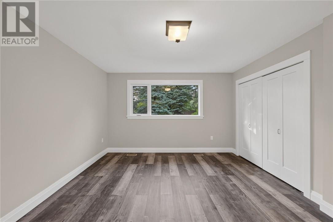 27 Nepahwin Avenue Property Photo 39