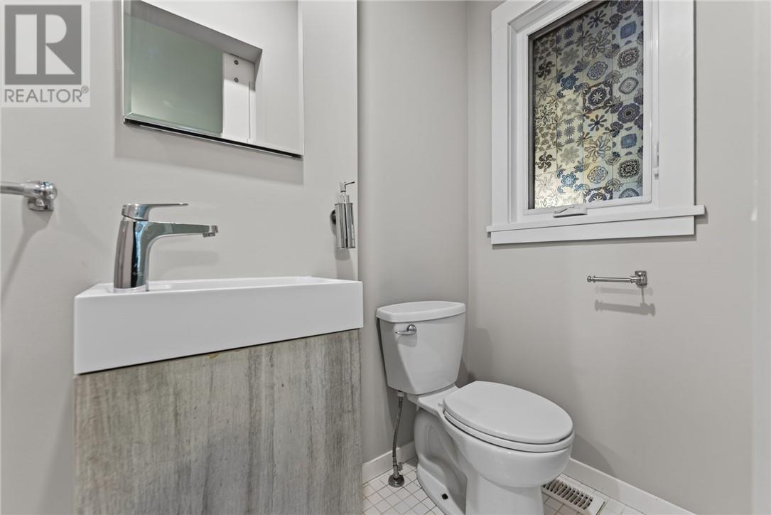 27 Nepahwin Avenue Property Photo 40