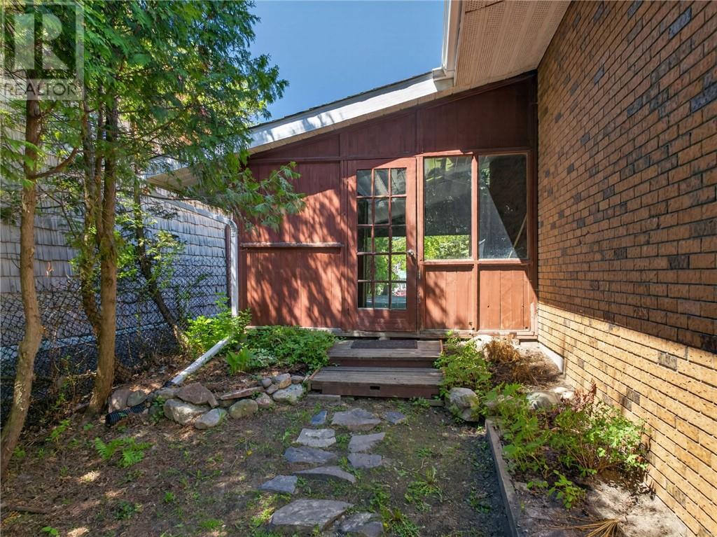 27 Nepahwin Avenue Property Photo 65