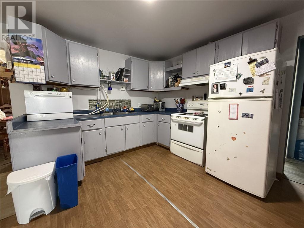 3297 Falconbridge Highway Property Photo 4