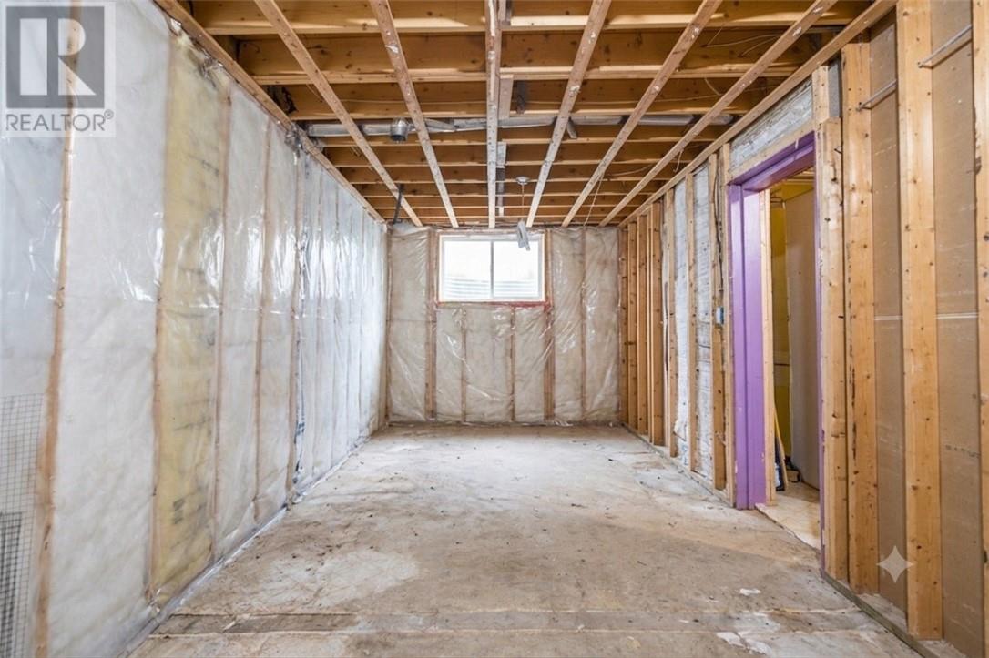 3297 Falconbridge Highway Property Photo 17