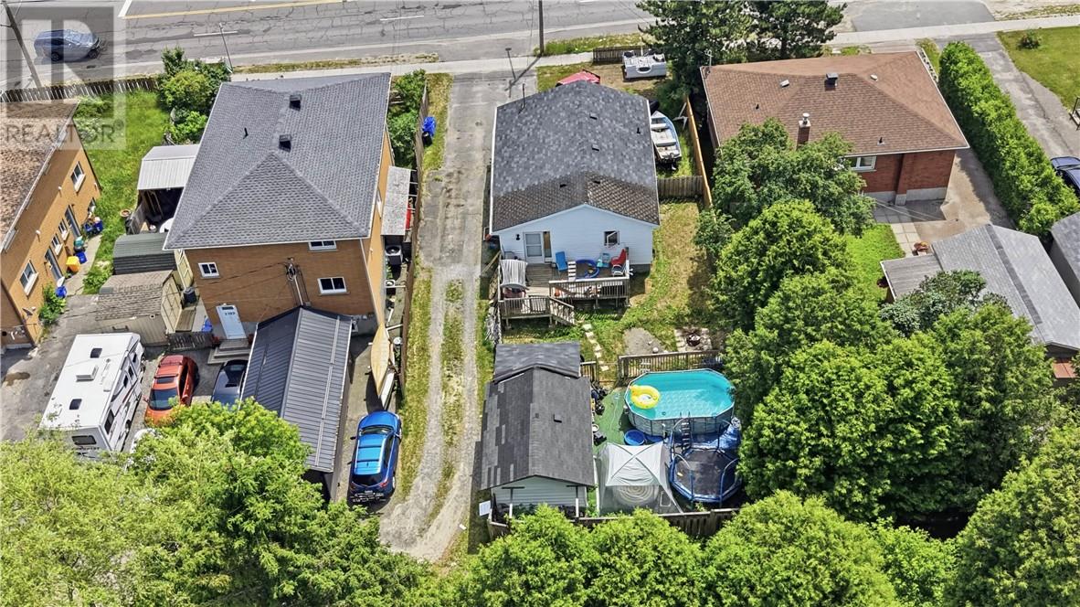 3297 Falconbridge Highway Property Photo 25