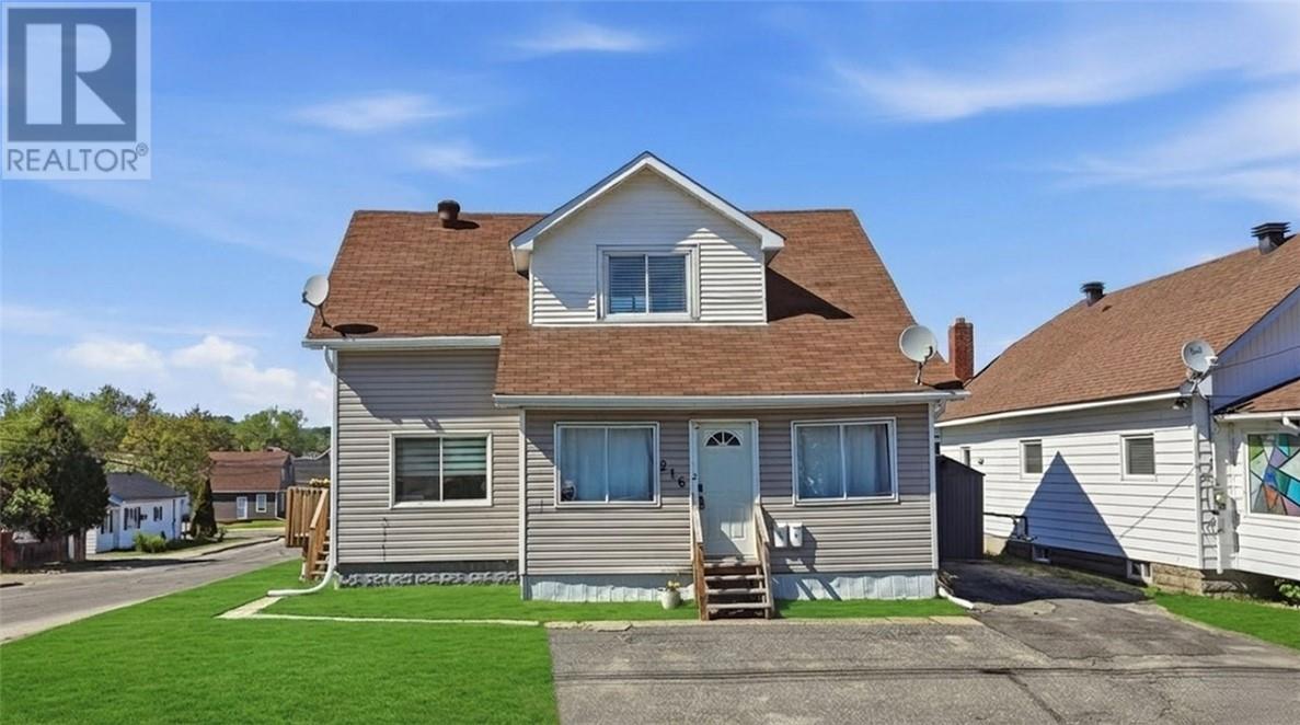 216 Bond Street Property Photo 1