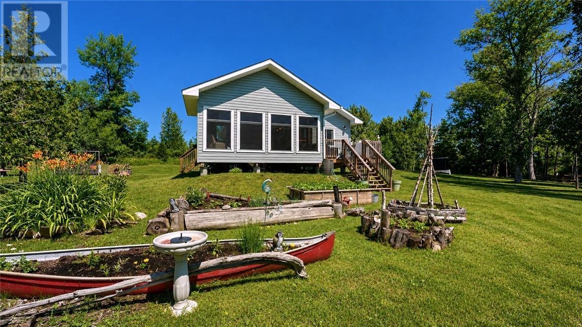 982 Lakeshore Property Photo 1