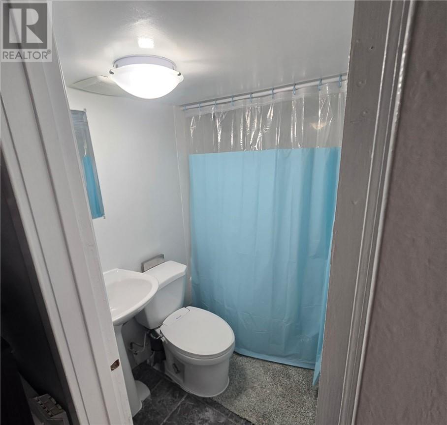 389 Ontario Property Photo 10