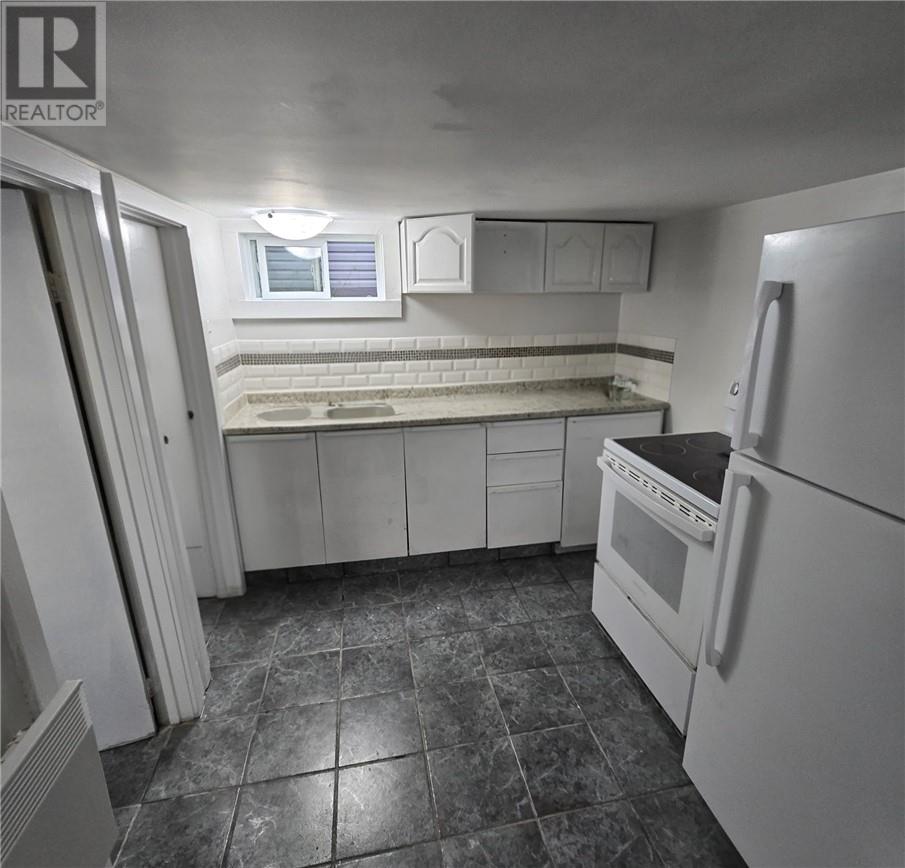 389 Ontario Property Photo 11