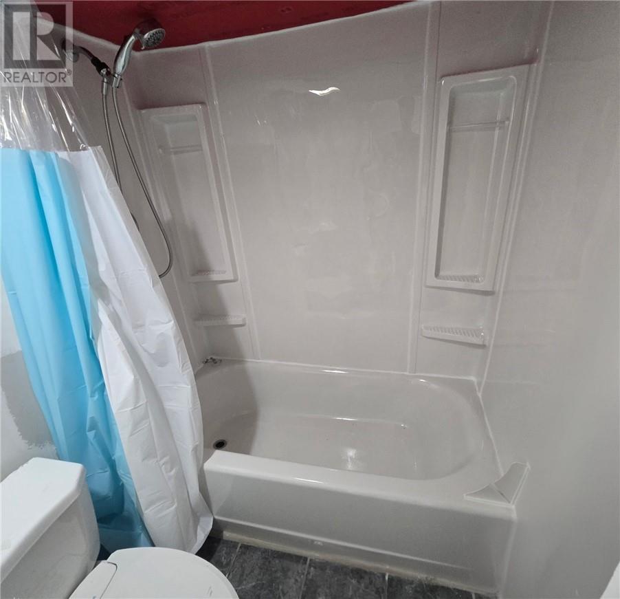 389 Ontario Property Photo 13