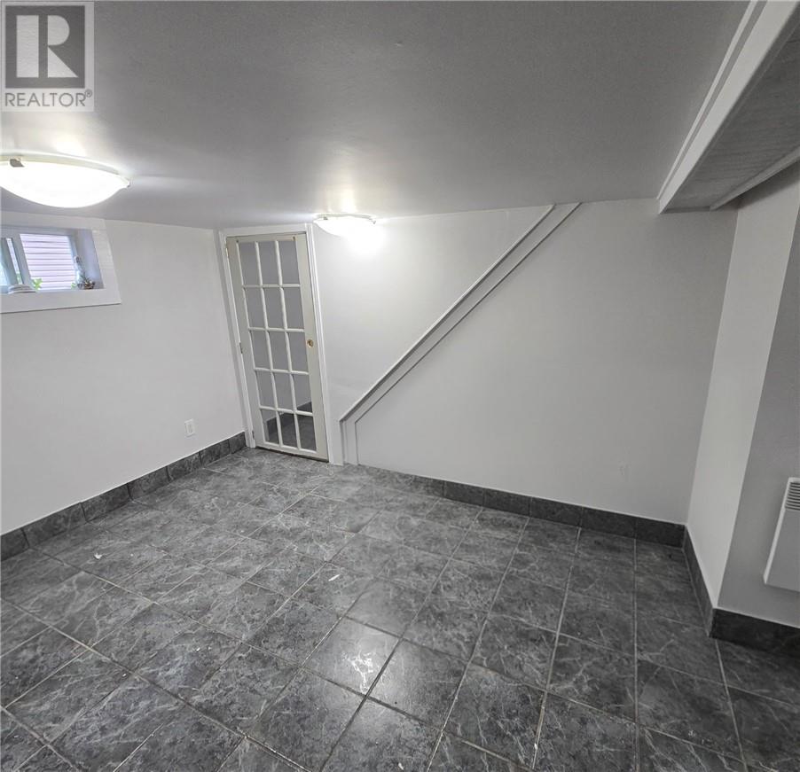389 Ontario Property Photo 17
