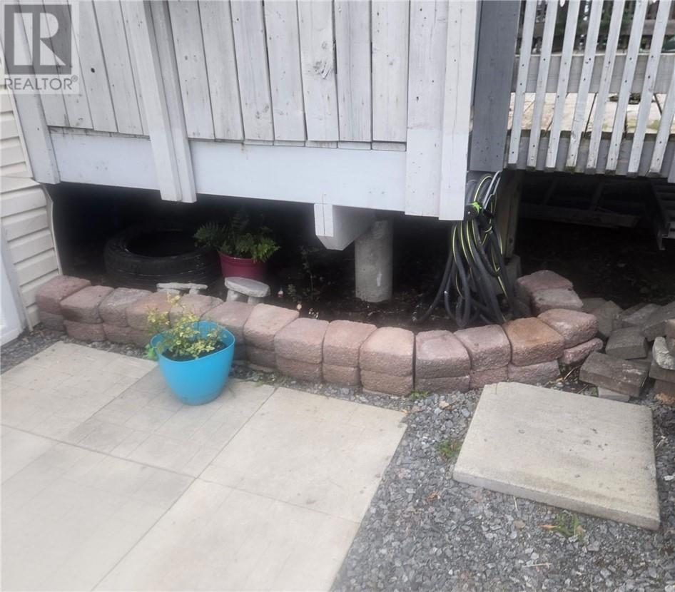 389 Ontario Property Photo 19
