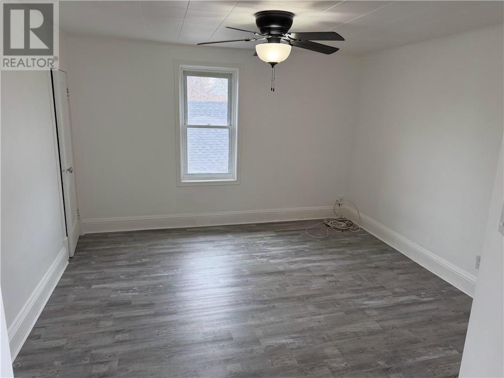 389 Ontario Property Photo 23
