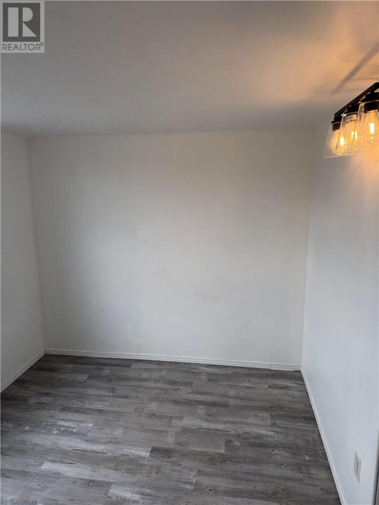 389 Ontario Property Photo 25
