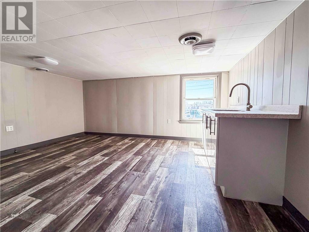 633 Lorne Street Unit# 201 Property Photo 2