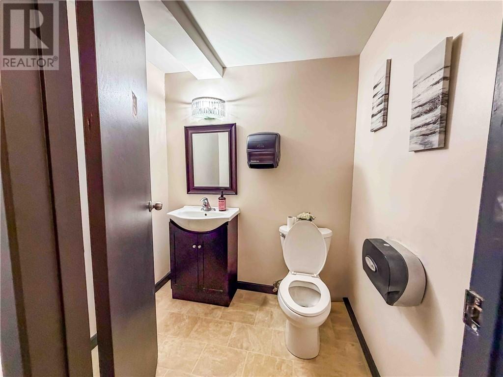 633 Lorne Street Unit# 201 Property Photo 7