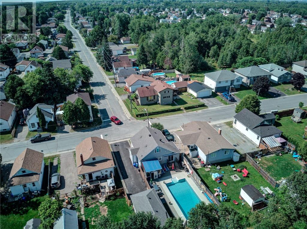 64 Desjardins Property Photo 3