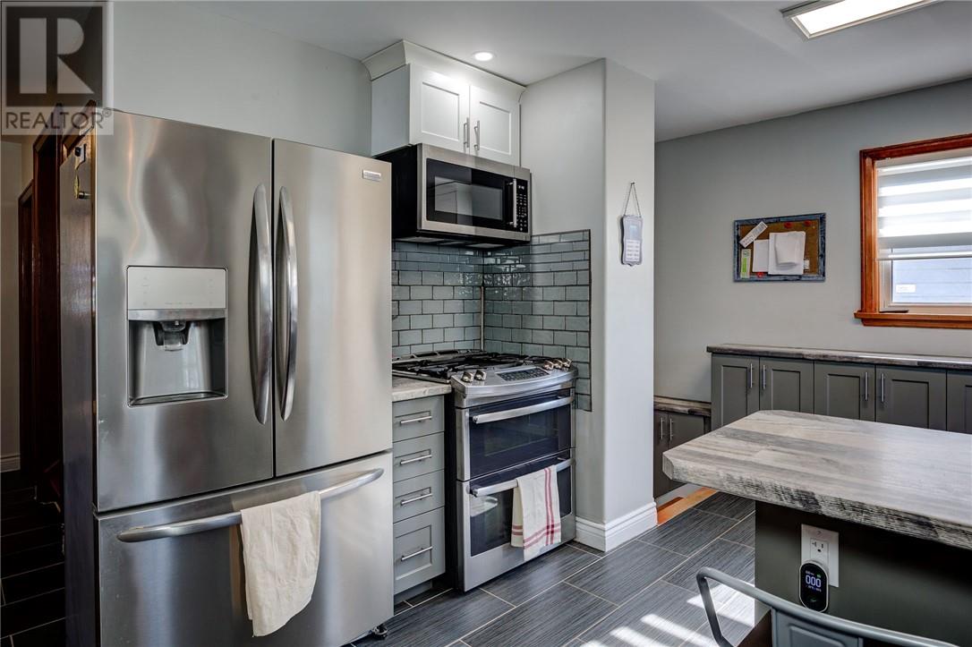 64 Desjardins Property Photo 8
