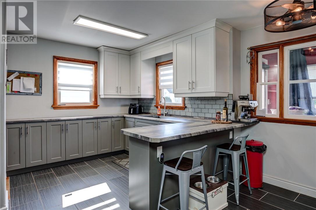 64 Desjardins Property Photo 9