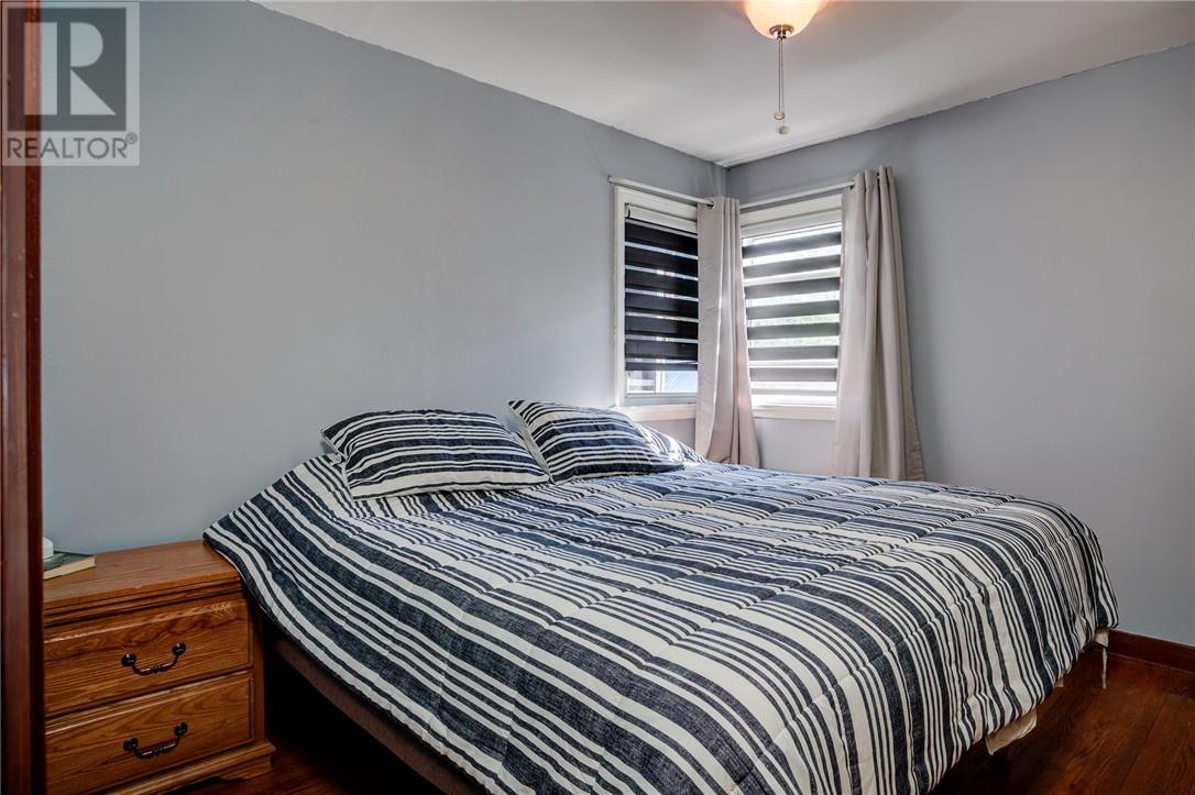 64 Desjardins Property Photo 12