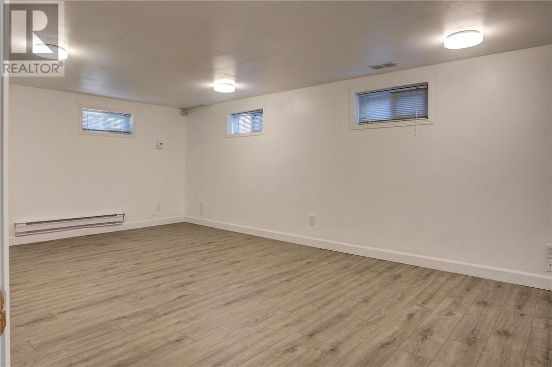 64 Desjardins Property Photo 23