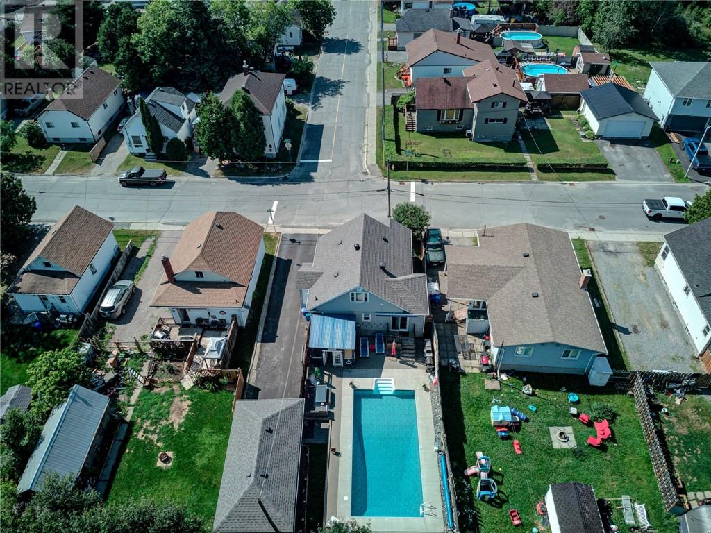 64 Desjardins Property Photo 32