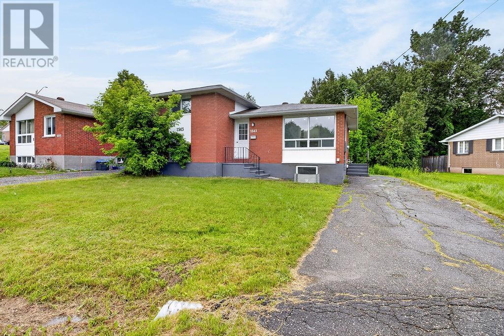 1543 Carling Crescent