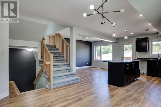 1503 Montrose Property Photo 4