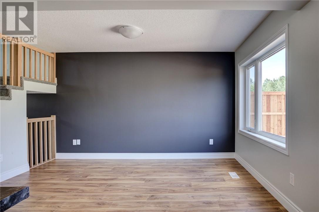 1503 Montrose Property Photo 7