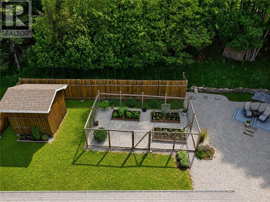 8 Mcquarrie Blvd. Property Photo 7