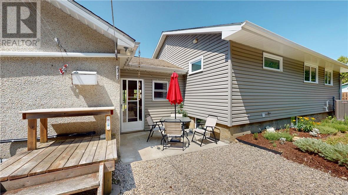 8 Mcquarrie Blvd. Property Photo 11