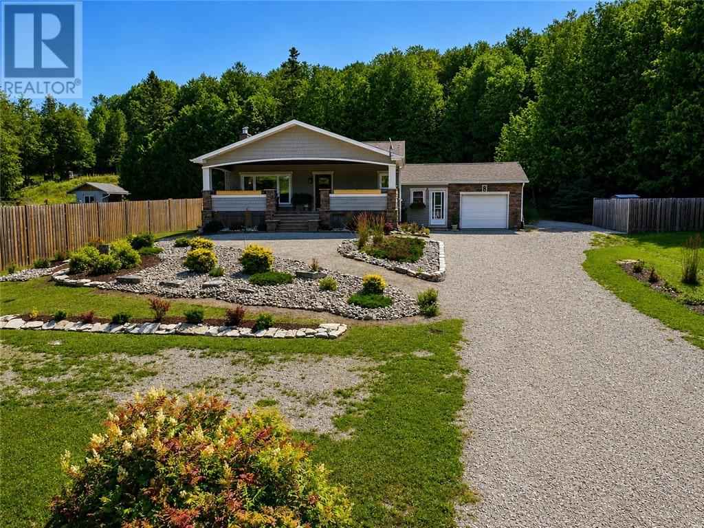 8 Mcquarrie Blvd. Property Photo 18