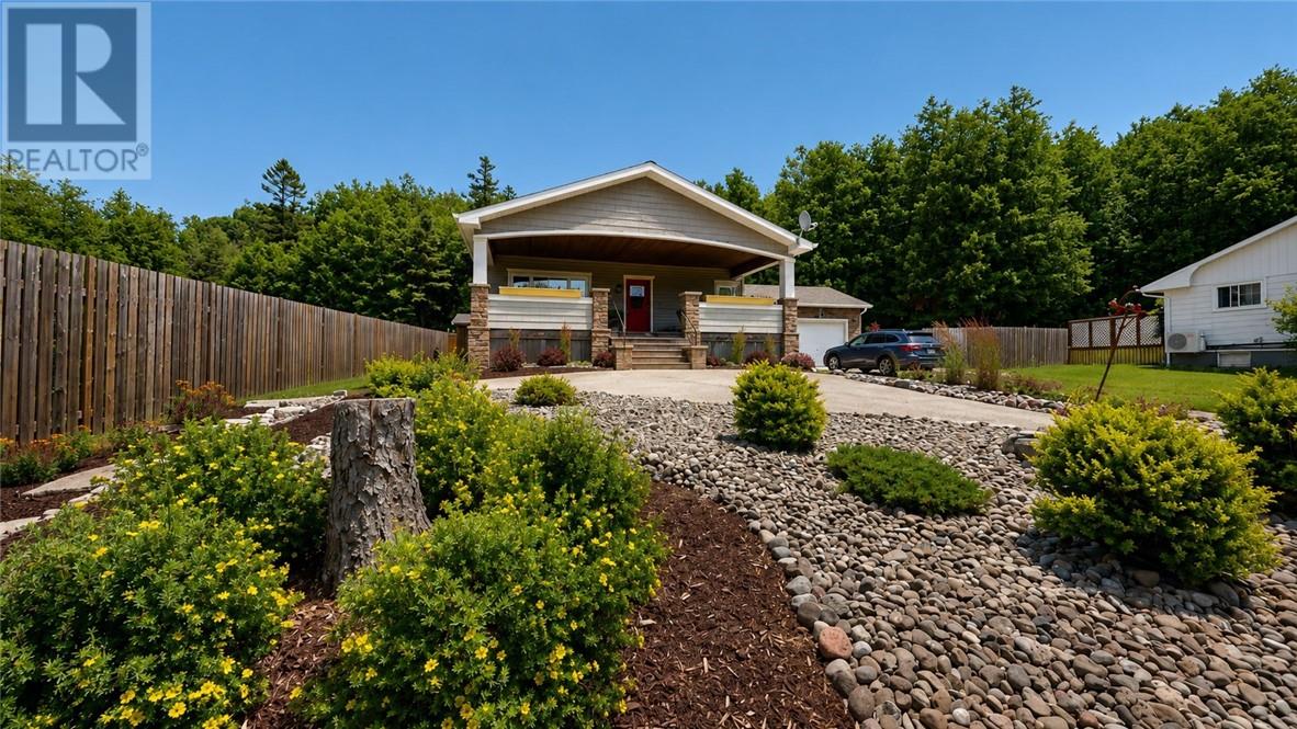 8 Mcquarrie Blvd. Property Photo 26