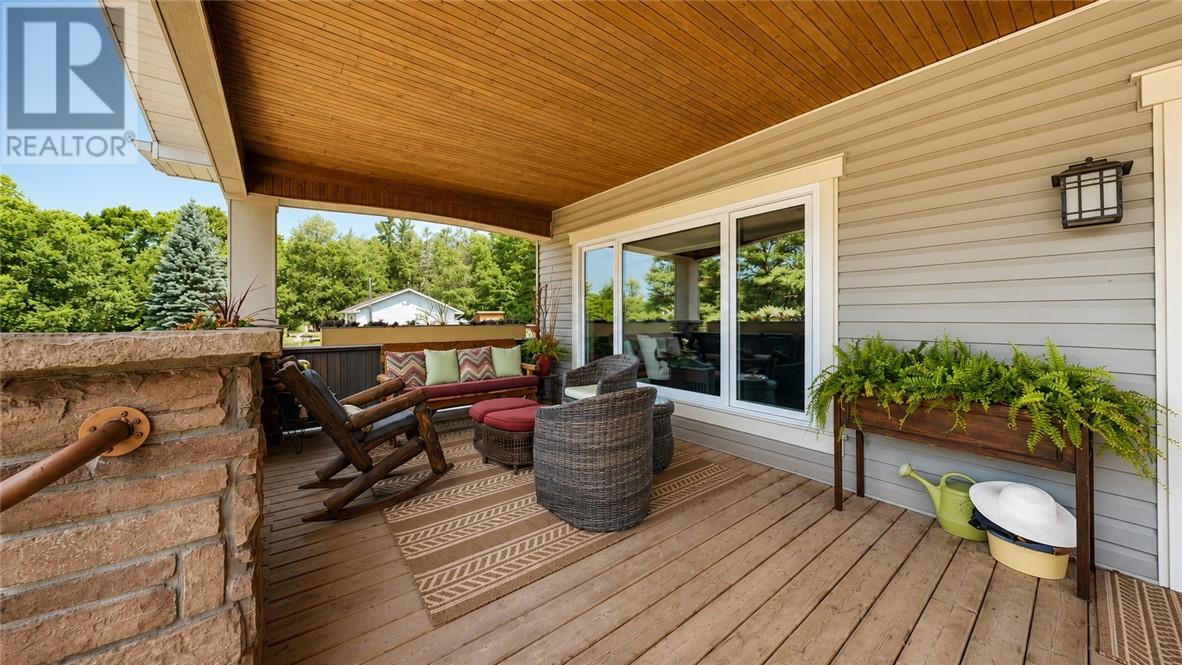8 Mcquarrie Blvd. Property Photo 35
