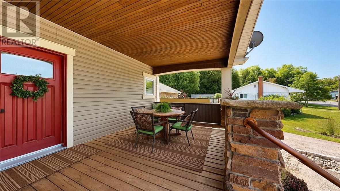 8 Mcquarrie Blvd. Property Photo 36