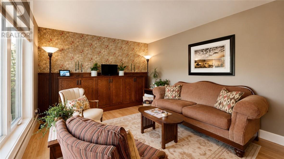 8 Mcquarrie Blvd. Property Photo 55
