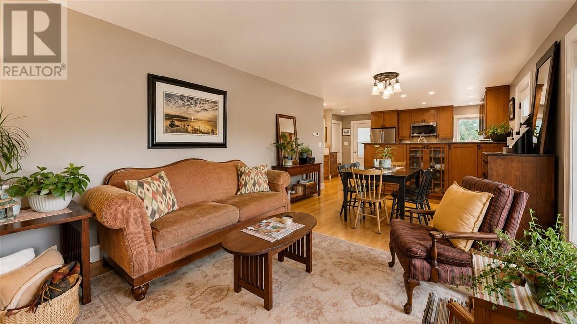 8 Mcquarrie Blvd. Property Photo 61