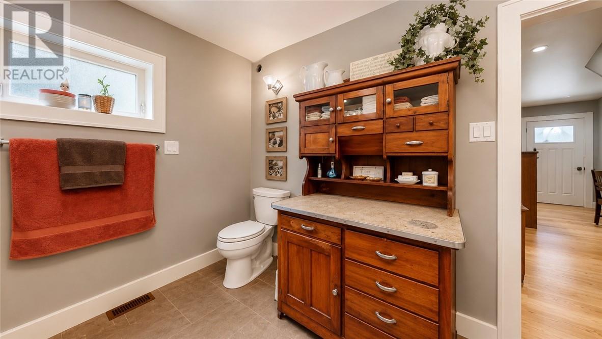 8 Mcquarrie Blvd. Property Photo 64