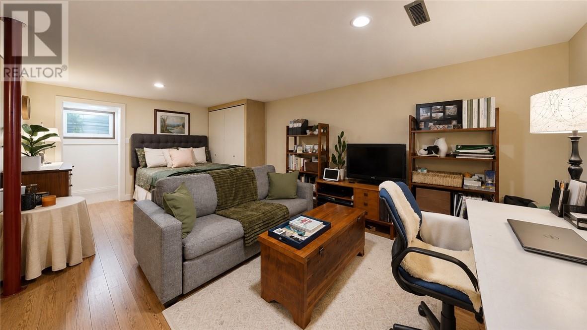8 Mcquarrie Blvd. Property Photo 86